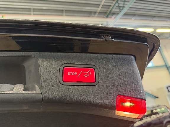 Mercedes-Benz E200 19 of 19