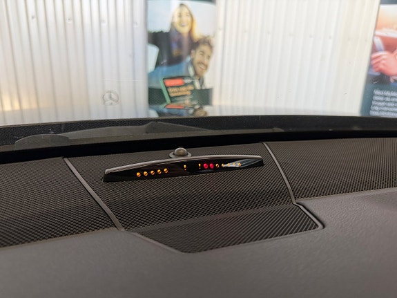 Mercedes-Benz E200 14 of 19