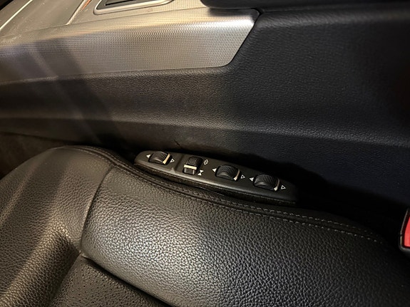 Mercedes-Benz E200 12 of 19