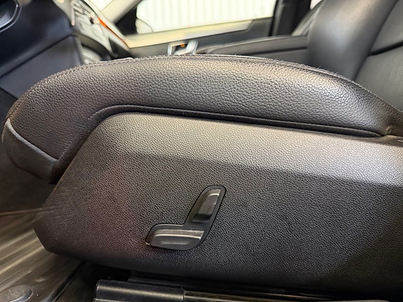 Mercedes-Benz E200 11 of 19