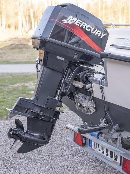 Uttern 5102 – mycket fint skick – Mercury 60 hk – 80-trailer 12 of 12