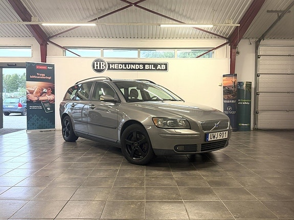 VOLVO V50 T5 2.5 220 ch BVM - CUIR - ATTELAGE - 246000 km