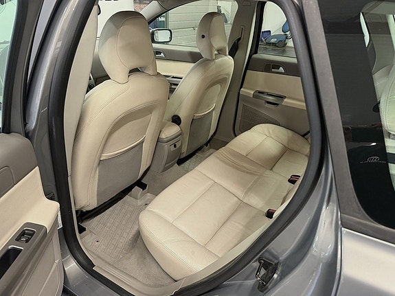 VOLVO V50 T5 2.5 220 ch BVM - CUIR - ATTELAGE - 246000 km