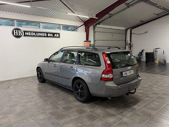 VOLVO V50 T5 2.5 220 ch BVM - CUIR - ATTELAGE - 246000 km