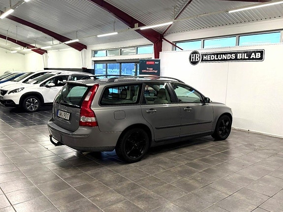 VOLVO V50 T5 2.5 220 ch BVM - CUIR - ATTELAGE - 246000 km