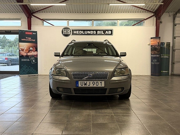 VOLVO V50 T5 2.5 220 ch BVM - CUIR - ATTELAGE - 246000 km