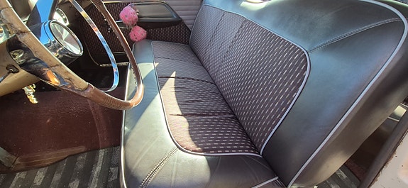 Chrysler New Yorker 8 of 10