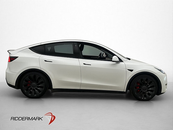 Tesla Model Y 10 of 30