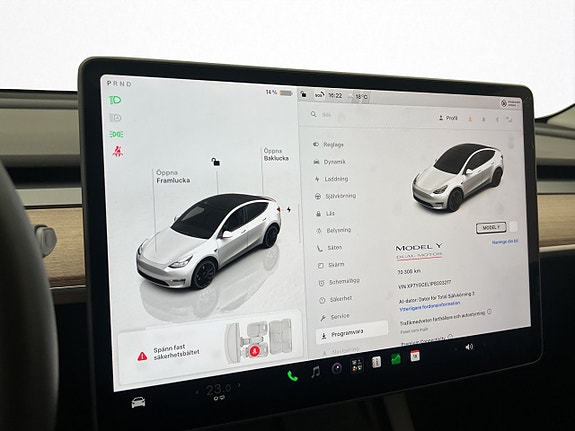 Tesla Model Y 24 of 30