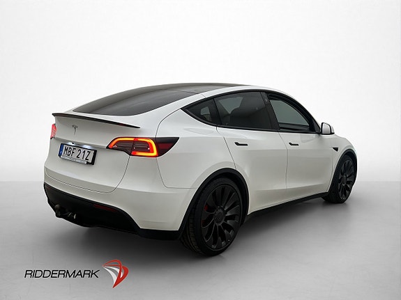Tesla Model Y 9 of 30