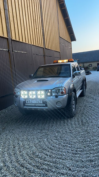 Nissan Navara 2 of 7