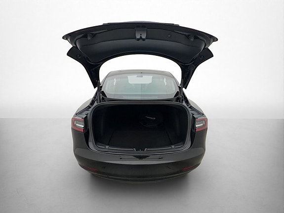 Tesla Model 3 29 of 30
