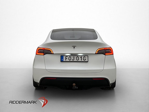 Tesla Model Y 8 of 30