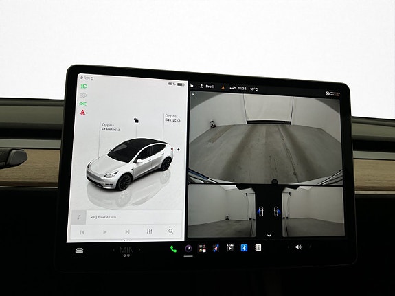Tesla Model Y 23 of 30
