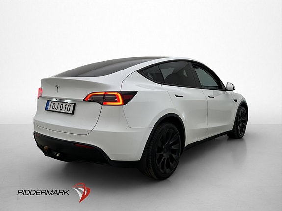 Tesla Model Y 9 of 30