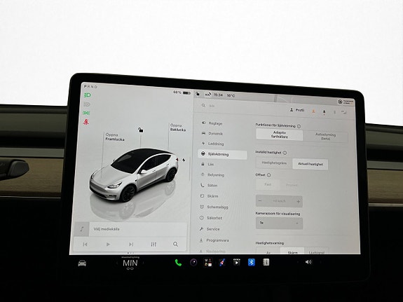 Tesla Model Y 26 of 30