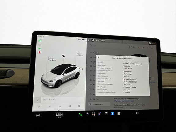 Tesla Model Y 28 of 30