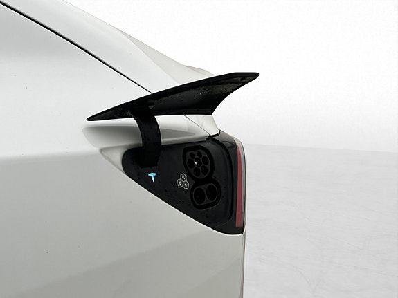 Tesla Model Y 30 of 30