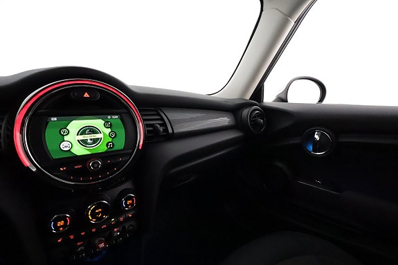 MINI Cooper 21 of 24