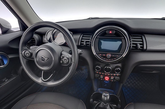 MINI Cooper 15 of 24
