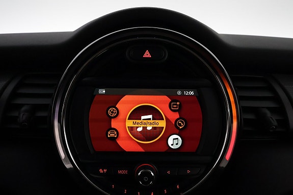 MINI Cooper 17 of 24
