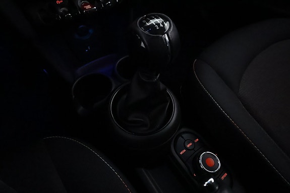 MINI Cooper 22 of 24