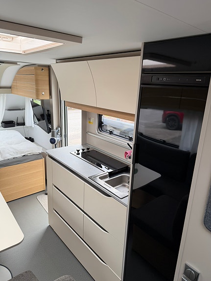 Adria Adora 573pt 16 of 20