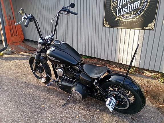 Harley-Davidson Street Bob Bobber FXDB 6 of 9