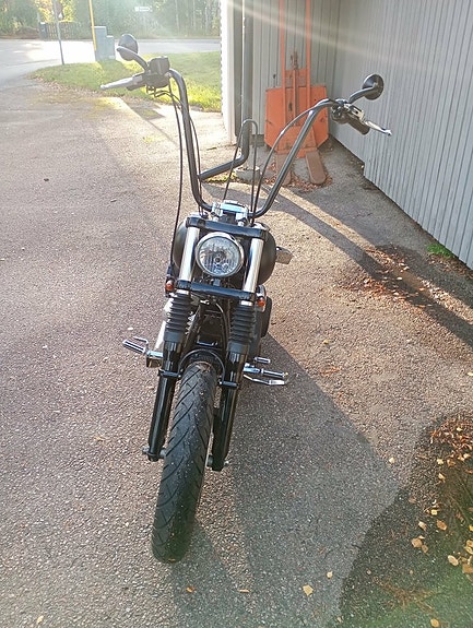 Harley-Davidson Street Bob Bobber FXDB 7 of 9