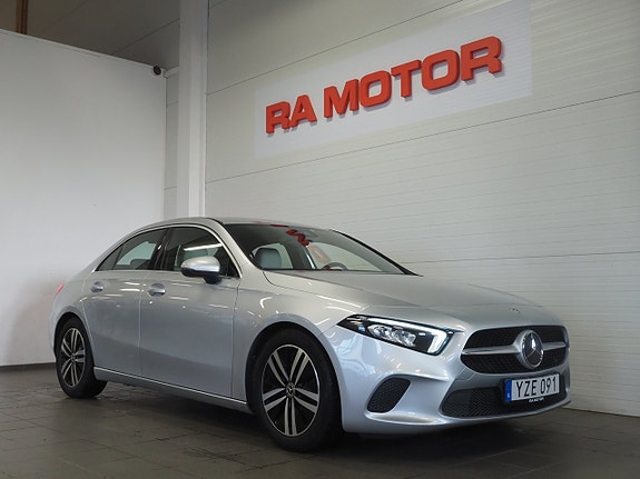 Mercedes-Benz A180 3 of 23