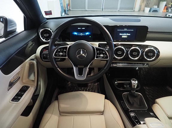 Mercedes-Benz A180 13 of 23