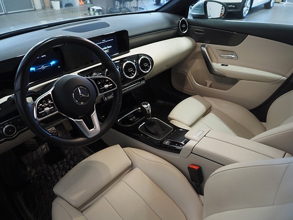 Mercedes-Benz A180 14 of 23