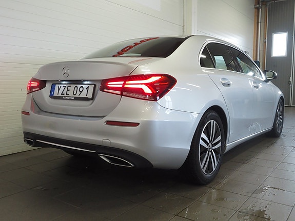 Mercedes-Benz A180 6 of 23