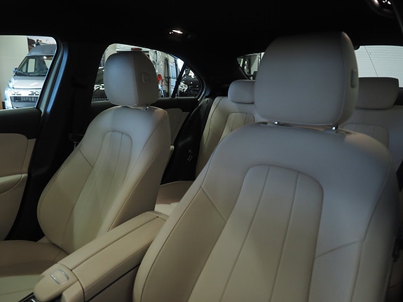 Mercedes-Benz A180 15 of 23