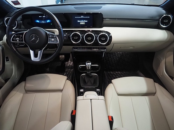 Mercedes-Benz A180 12 of 23