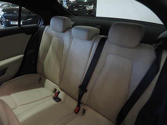 Mercedes-Benz A180 16 of 23