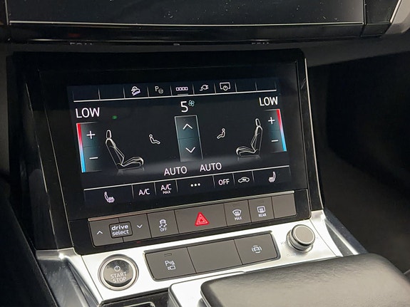Audi e-tron 27 of 30