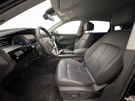 Audi e-tron 15 of 30
