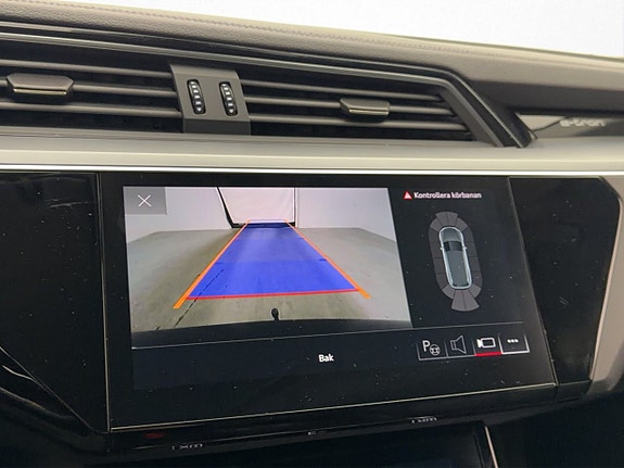 Audi e-tron 23 of 30