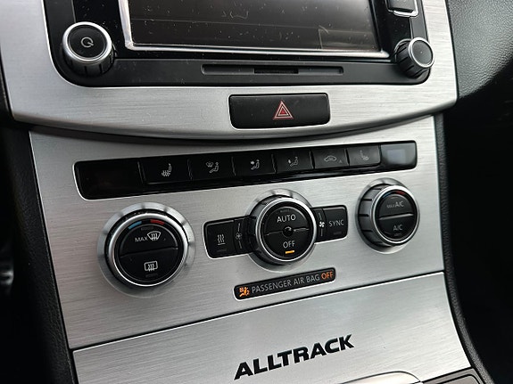 Volkswagen Passat Alltrack 12 of 22