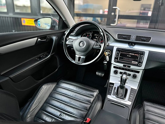 Volkswagen Passat Alltrack 13 of 22