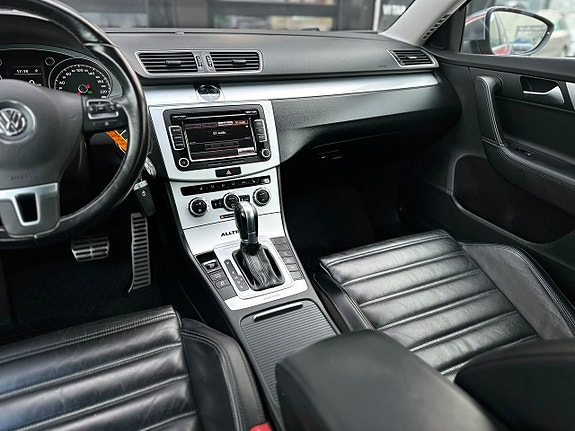 Volkswagen Passat Alltrack 18 of 22