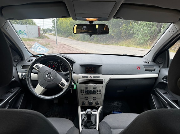 Opel Astra 3 of 6