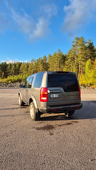 Land Rover Discovery 3 2 of 8