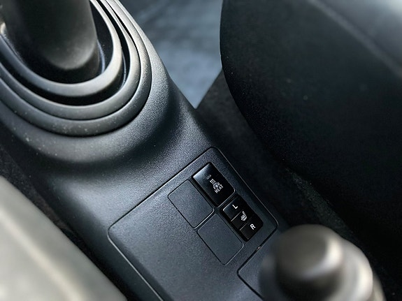 Toyota Yaris 11 of 18