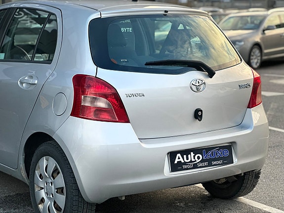 Toyota Yaris 17 of 18