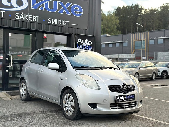Toyota Yaris 16 of 18