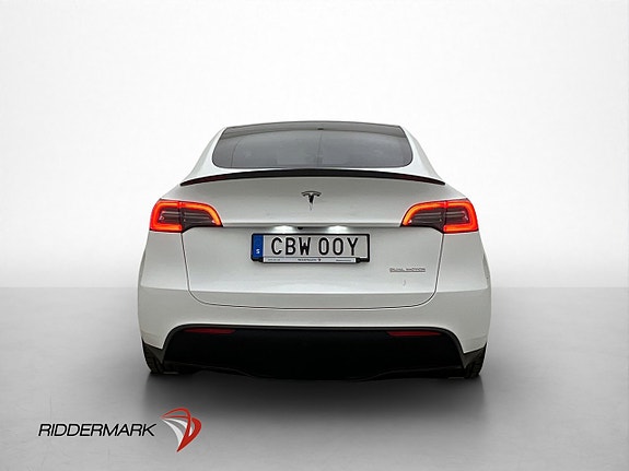 Tesla Model Y 8 of 30