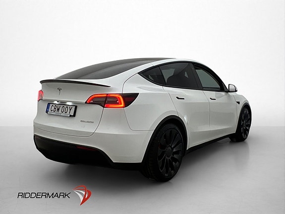Tesla Model Y 9 of 30