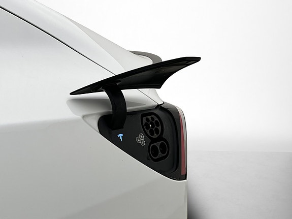 Tesla Model Y 30 of 30